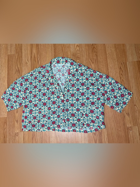 Zara Tops - ZARA Short-Sleeve Floral Button-Up Shirt in Cream, Red & Teal